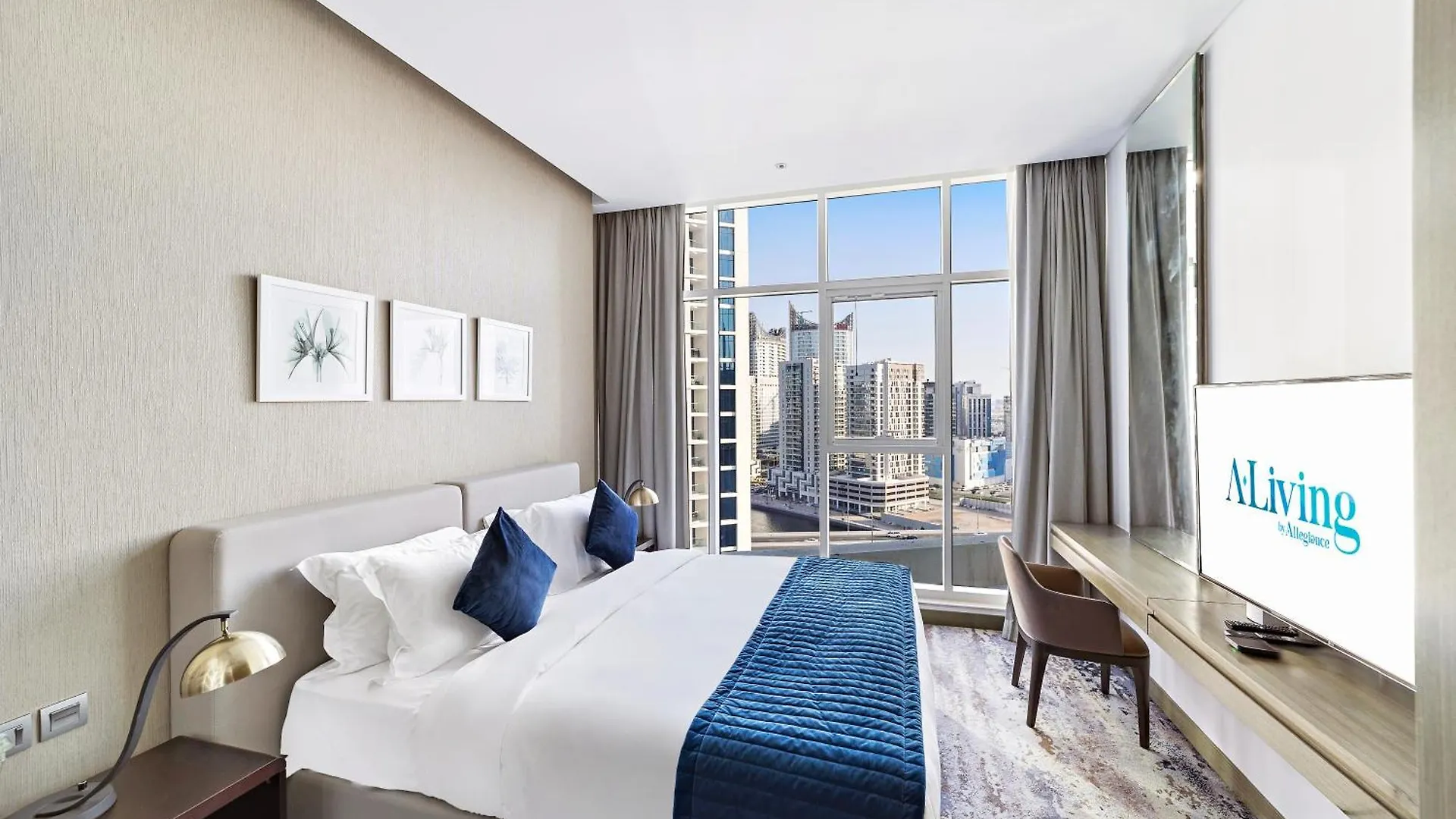 Modern Elegance Canal Views Studio At Prive 1102A location