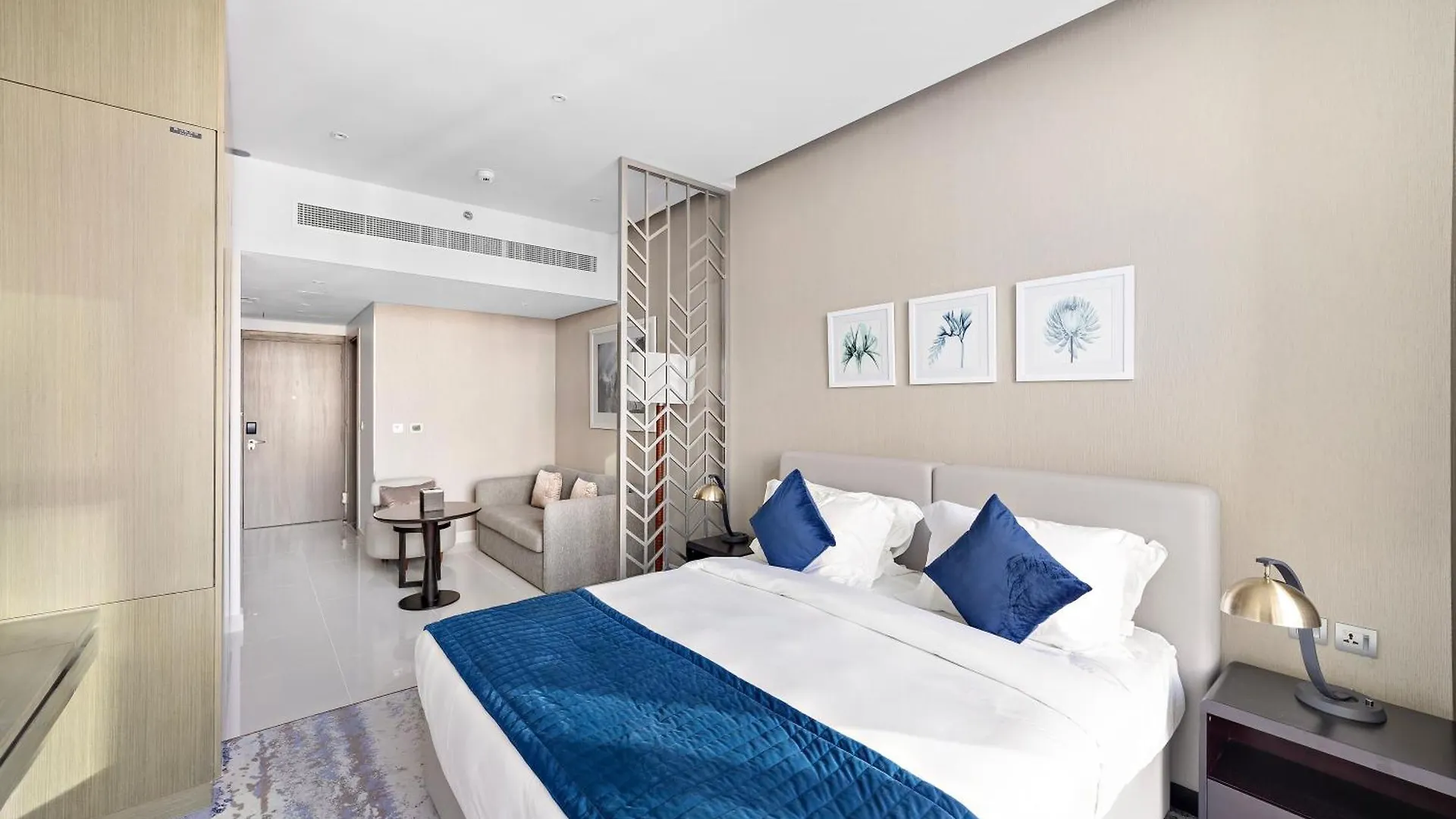 Modern Elegance Canal Views Studio At Prive 1102A Dubai
